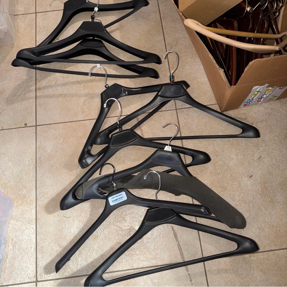 6  Black Plastic Hangers Thick Suit Jacket Coat 6 total hangers!!!